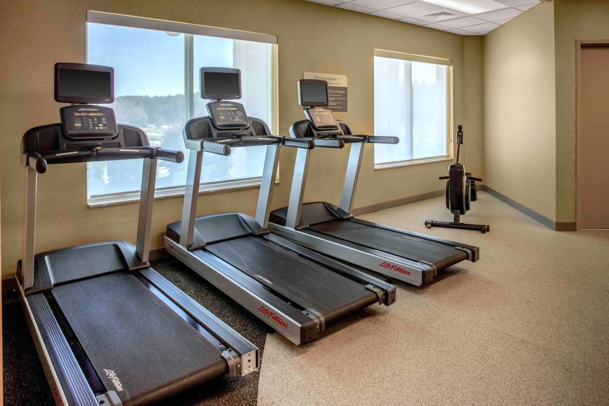 Hilton Garden Inn Roanoke Rapids Bagian luar foto